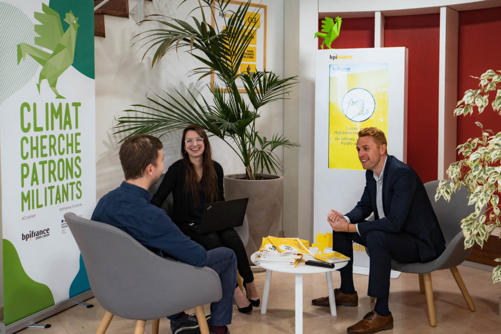 Équipe Bpifrance travaillant sur le réseau bancaire et les expertises techniques